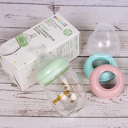 Borosilicate glass baby bottle detail